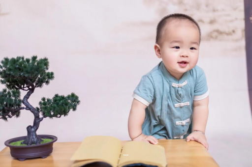 贵州宝宝爱吐奶是什么原因